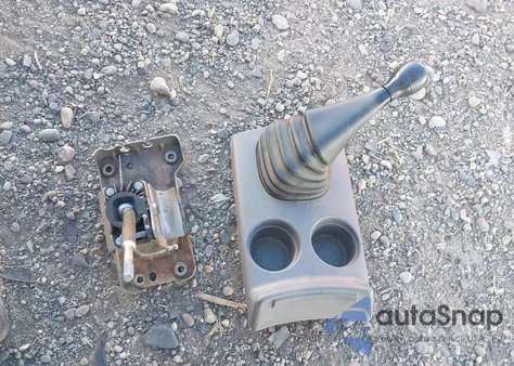 2001 Ford Escape Xls z USA, uszkodzony, nr VIN 1FMYU02B51KE85887